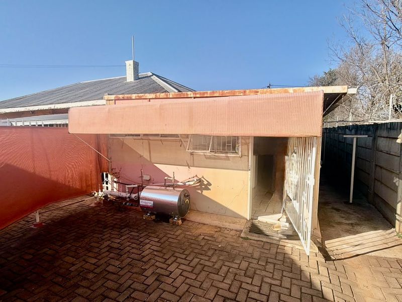 Investment Property with Five Income-Generating Rental Units - Photo 3