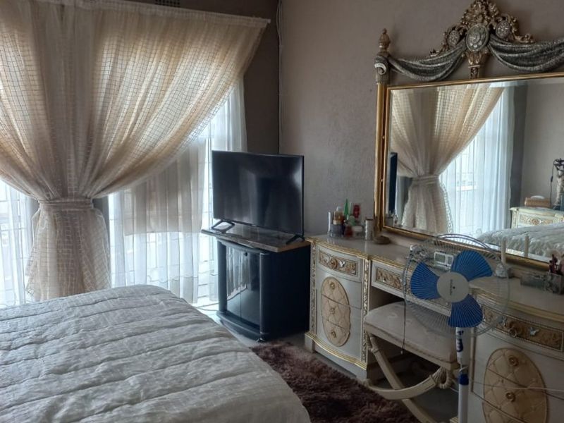 3 Bed Apartment in Rynsoord for Sale - Photo 5