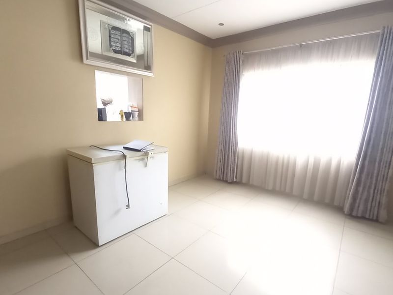 3 Bed House in Actonville for Sale - Photo 2
