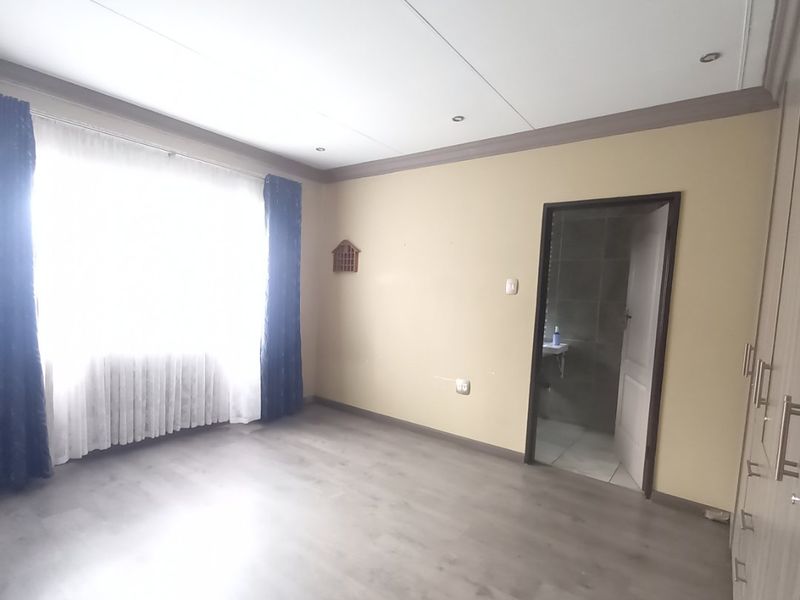 3 Bed House in Actonville for Sale - Photo 10
