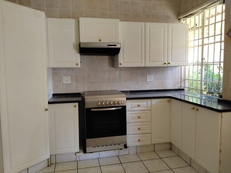 Breathtaking Views on a 3 Bedroom Home in Richmond - Photo 1