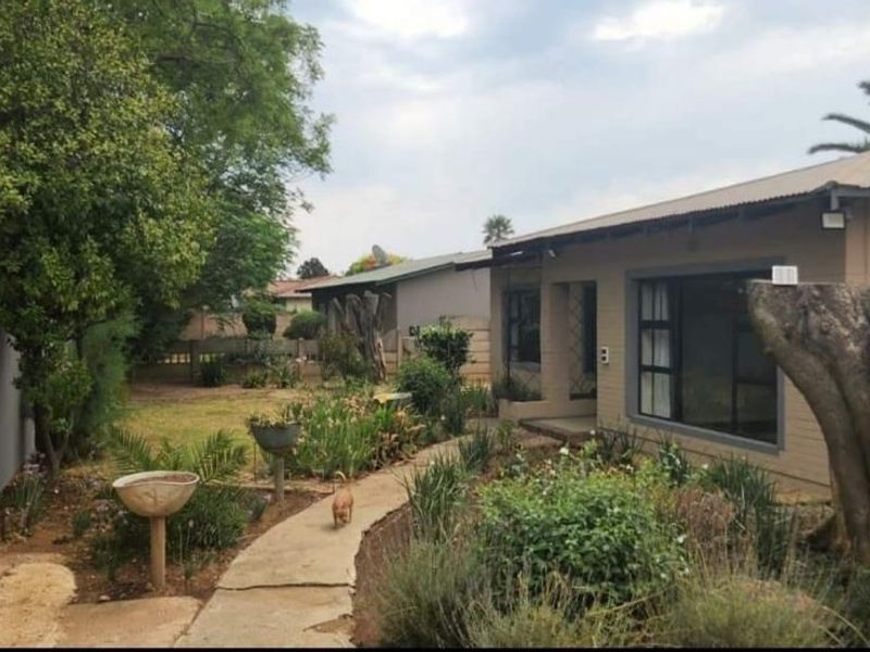 Come relax in the Heart of Northmead - Photo 1