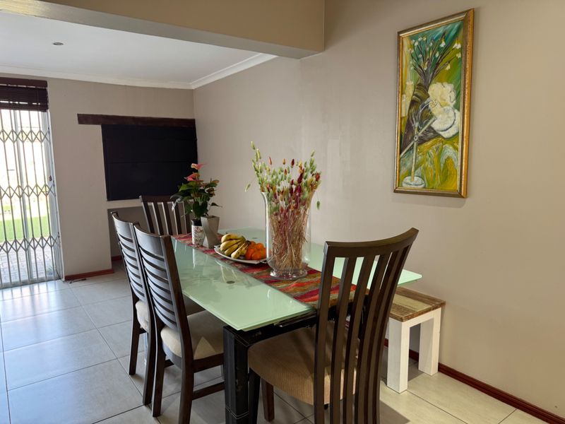 Cosy home with seperate income generator 1-bedroom flatlet - Photo 4