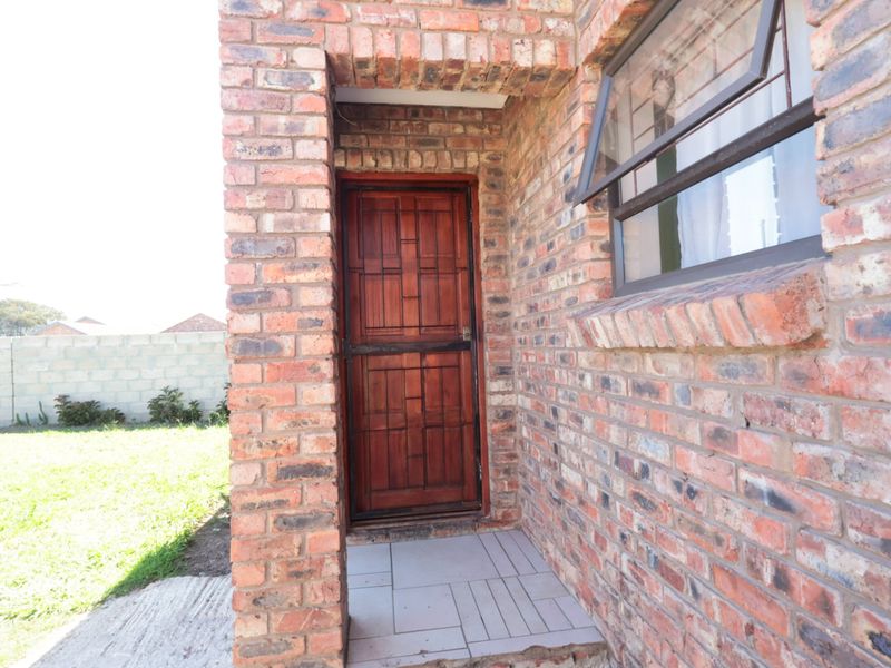 Affordable Family Home with Spectacular Mountain Views - Photo 1