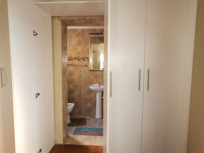 Spacious 3-Bedroom Home with Ample Potential for Expansion - Photo 10