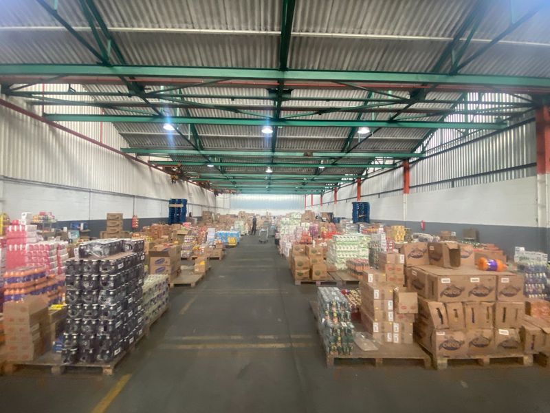 1500m2 Industrial Space to Let  - Photo 1