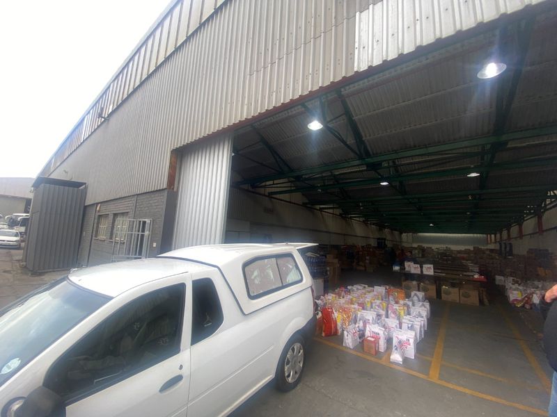 1500m2 Industrial Space to Let  - Photo 9