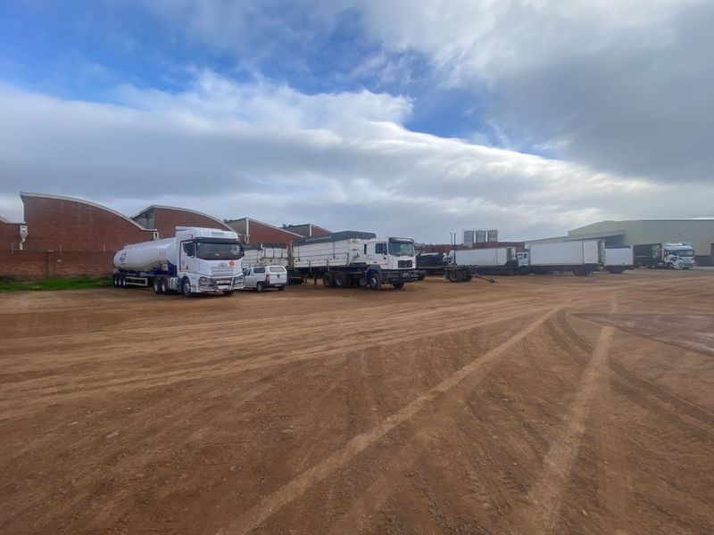 1000m2 Yard Space to Let  - Photo 10