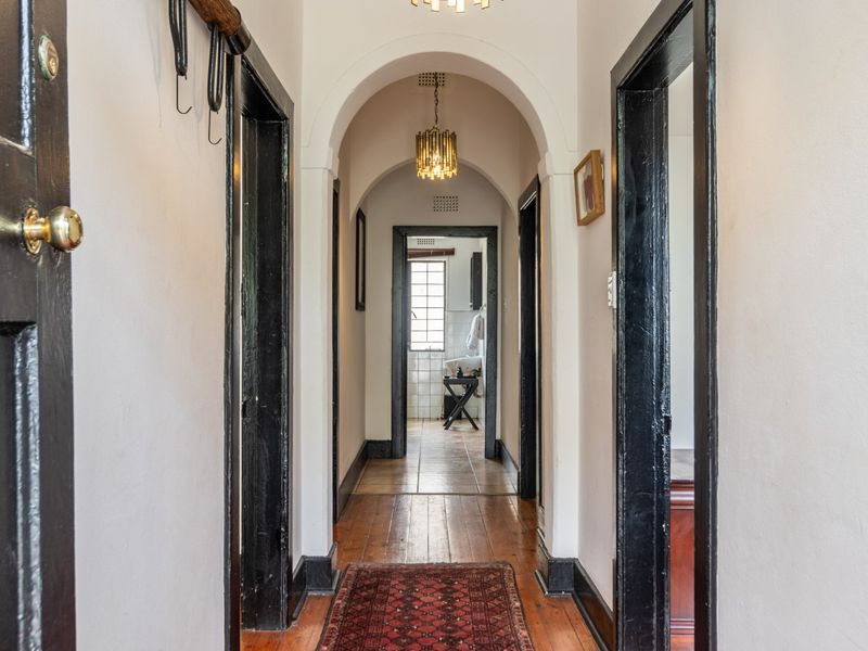 OCCUPATION 1ST SEPTEMBER 2026  -New Rental - lovely 2 Bed 1 bath PET FRIENDLY!! - Photo 2