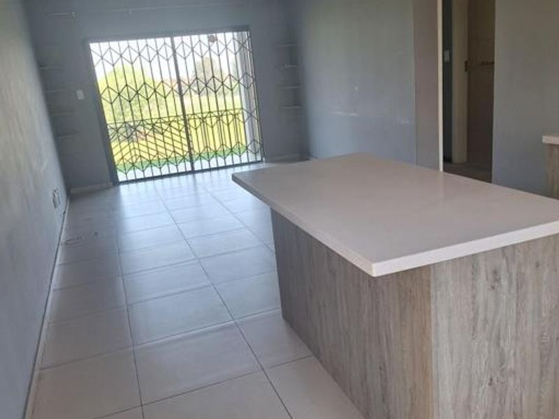Modern 2 Bedroom Apartment to Rent – The West End Complex - Photo 4