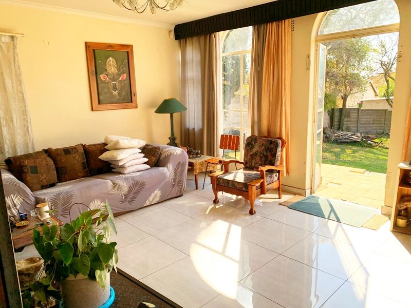 3 Bedroom House available for rent - Photo 4