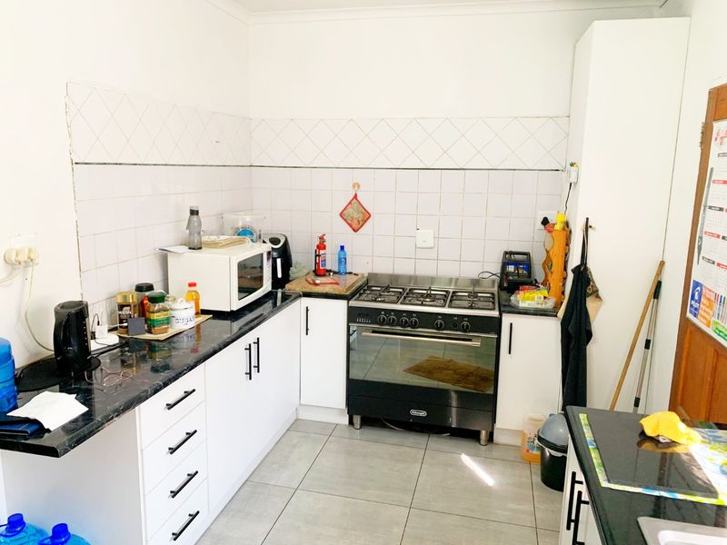 3 Bedroom House available for rent - Photo 5