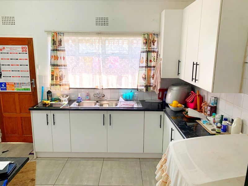3 Bedroom House available for rent - Photo 6