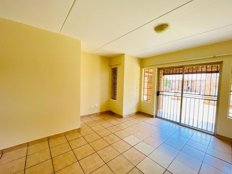 Modern Ground Floor 2-Bedroom, 2-Bathroom Apartment to Let in Colnbrook Erand Gardens, Midrand - Photo 5