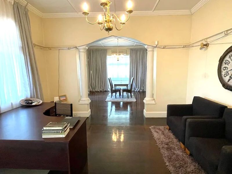SEMI-FURNISHED FOUR BED, FAMILY HOME OR CORPORATE HOUSING HOME OR Well behaved serious Students either in second or third year- Glenwood, Durban - Photo 8