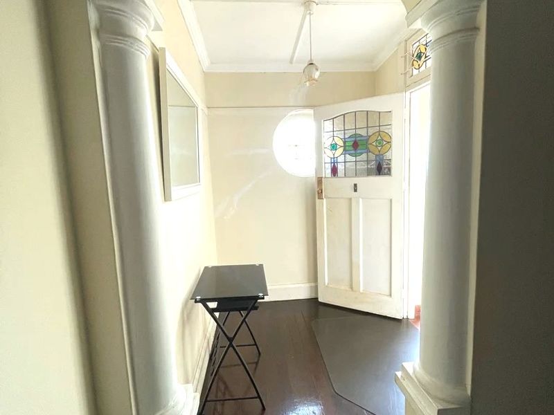 SEMI-FURNISHED FOUR BED, FAMILY HOME OR CORPORATE HOUSING HOME OR Well behaved serious Students either in second or third year- Glenwood, Durban - Photo 7