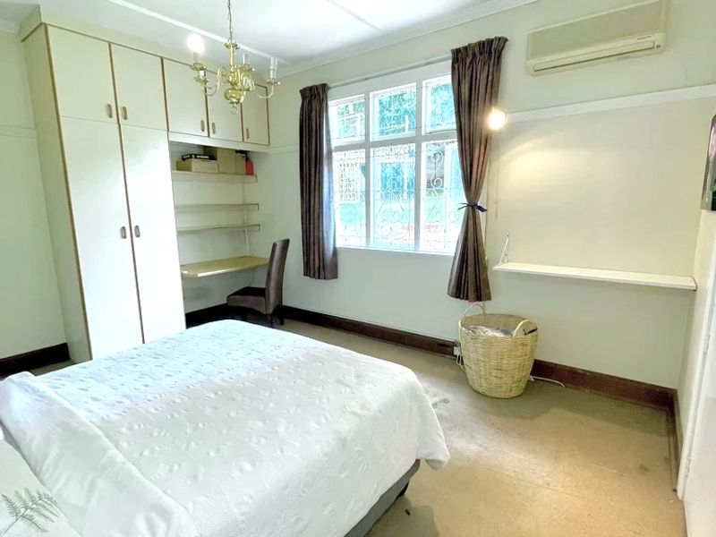 SEMI-FURNISHED FOUR BED, FAMILY HOME OR CORPORATE HOUSING HOME OR Well behaved serious Students either in second or third year- Glenwood, Durban - Photo 4