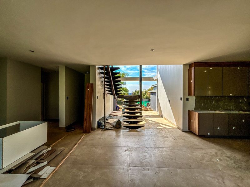 Newly Built Contemporary 5-Bedroom Masterpiece in Copperleaf Golf Estate - Photo 5