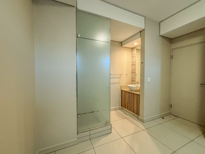 Chic 2 Beds in Rosebank’s Hottest Spot, The Tyrwhitt - Photo 7