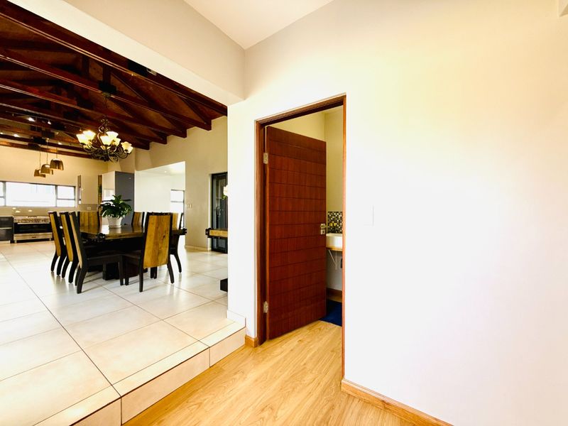 Modern Single Level Family Home on the Green Belt in Copperleaf Golf Estate - Photo 10