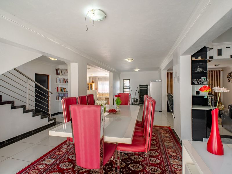 A 4 Bedroom Family Home for Sale in  Stone Ridge Country Estate - Photo 9