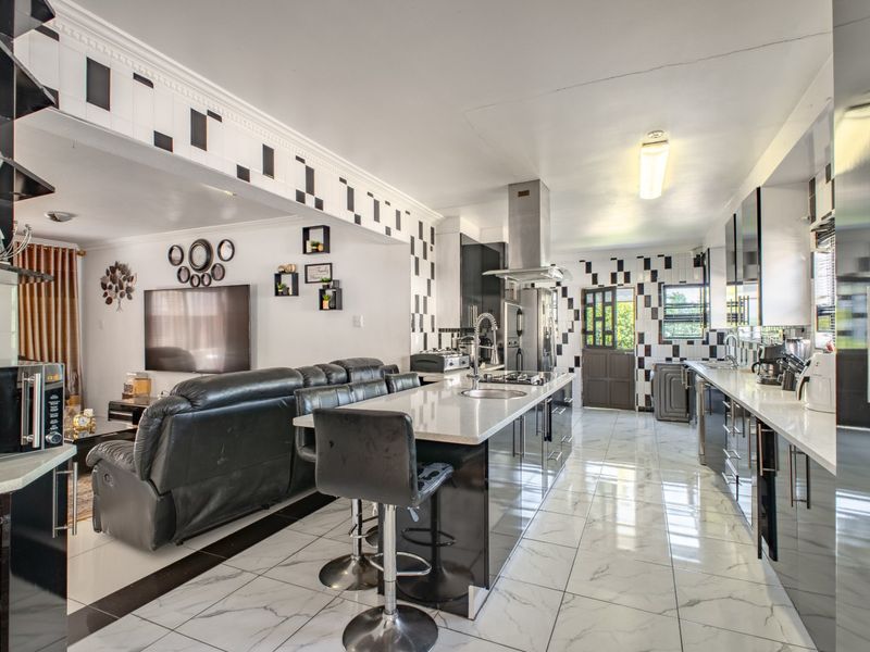 A 4 Bedroom Family Home for Sale in  Stone Ridge Country Estate - Photo 1