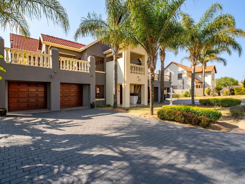 Four Bed Family Home for Sale in Brooklands Estate - Photo 1