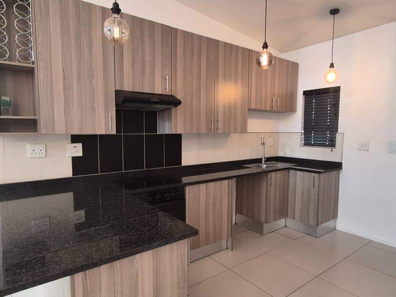 2 bed 2 bath apartment for sale in Morningside - Photo 3