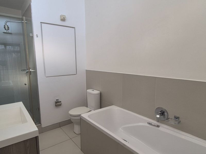 2 bed 2 bath apartment for sale in Morningside - Photo 5