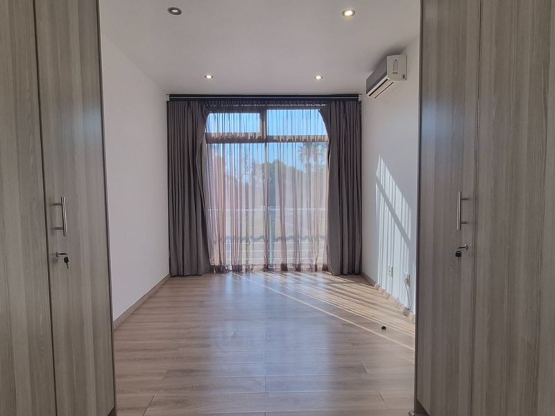 2 bed 2 bath apartment for sale in Morningside - Photo 6