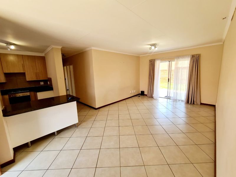 A Lovely 2 Bedroom 2 Bathroom Simplex for sale in Monavoni - Photo 4