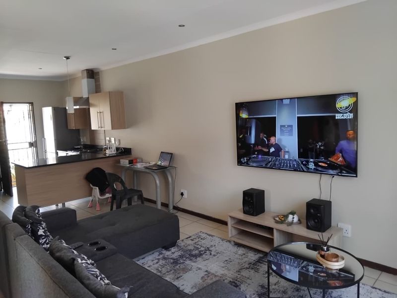 3 Bedroom Townhouse for Sale | Mooikloof Ridge Estate, Pretoria East - Photo 3