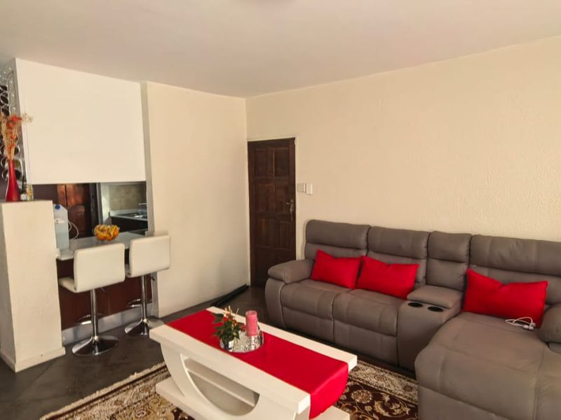 2-Bedroom Townhouse for Sale in Murati Place, Halfway Gardens - Photo 2