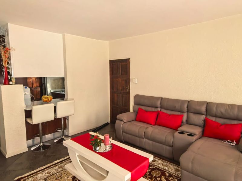 2-Bedroom Townhouse for Sale in Murati Place, Halfway Gardens - Photo 6