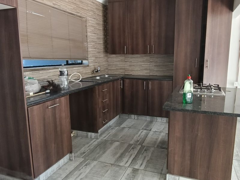 Newly Renovated Family Home with Exceptional Entertainment Area! - Photo 3