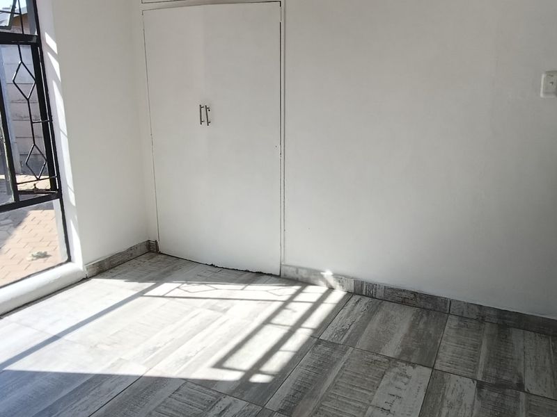 Newly Renovated Family Home with Exceptional Entertainment Area! - Photo 7