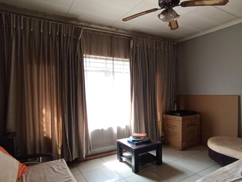 2 Bedroom Apartment in Centurion Central - Photo 4