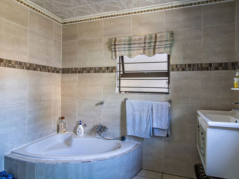2 Bedroom Apartment in Centurion Central - Photo 6