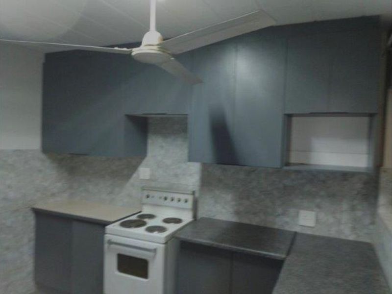 2-Bedroom Duplex with Private Garden - Photo 3
