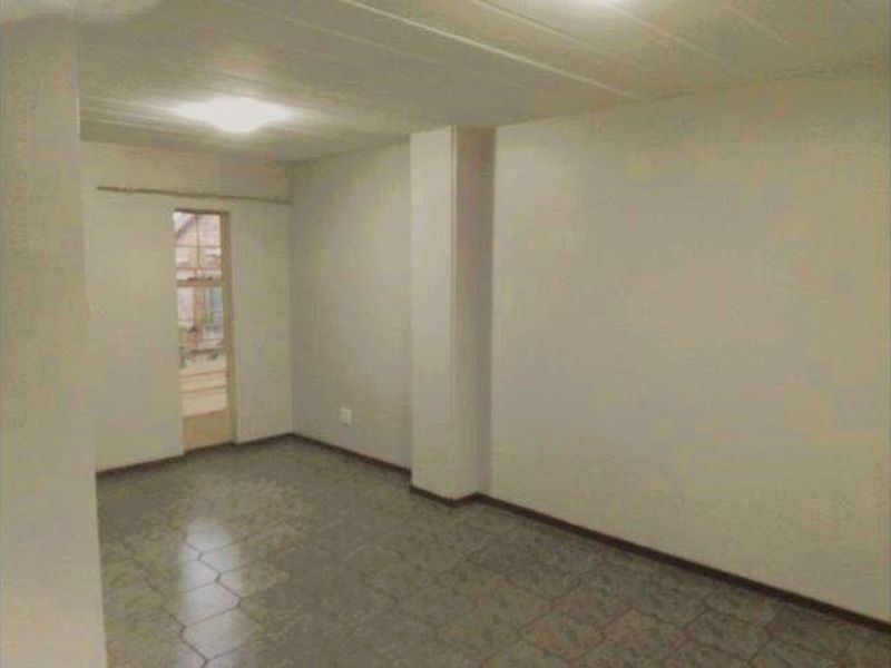 2-Bedroom Duplex with Private Garden - Photo 8
