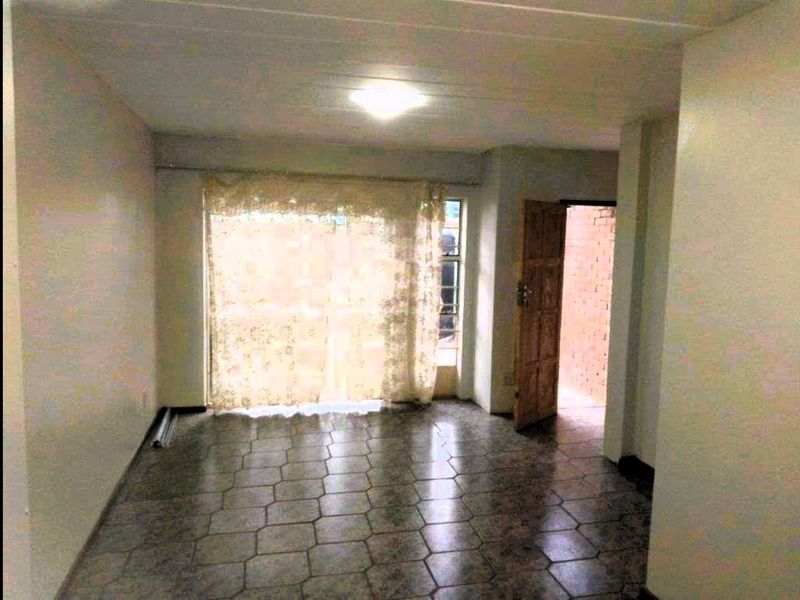 2-Bedroom Duplex with Private Garden - Photo 7