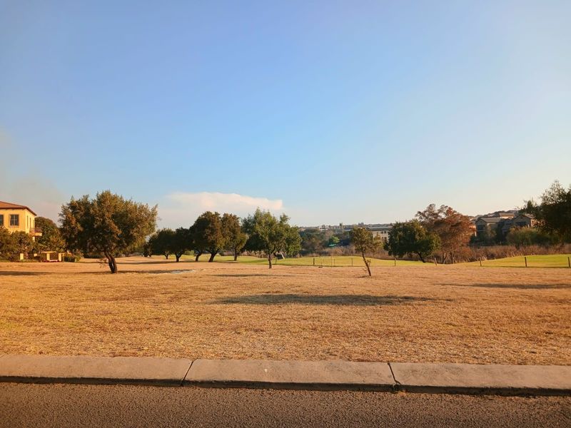 Exclusive Land for Sale in Prestigious Golf Estate - Photo 4