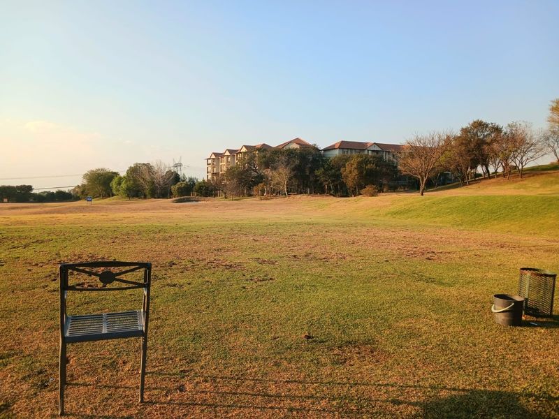 Exclusive Land for Sale in Prestigious Golf Estate - Photo 2