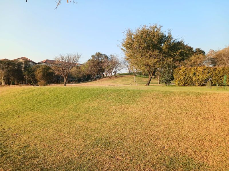 Exclusive Land for Sale in Prestigious Golf Estate - Photo 8