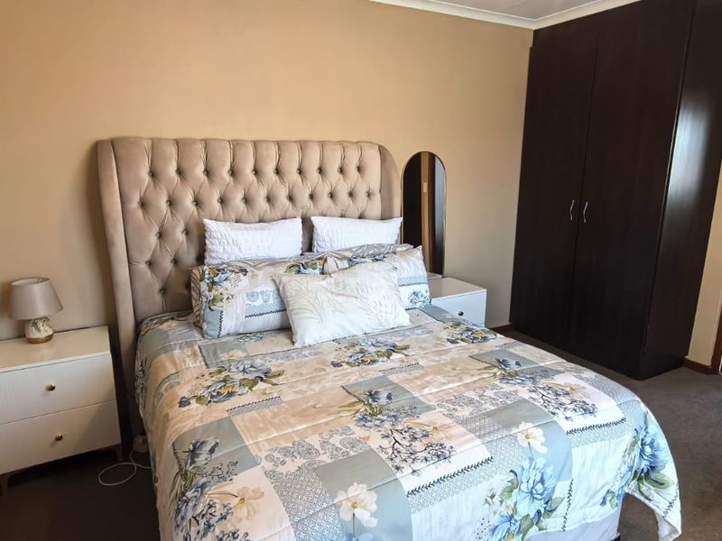 Elegant 4-Bedroom Family Home for Sale in The Quails Estate, Noordwyk, Midrand - Photo 3