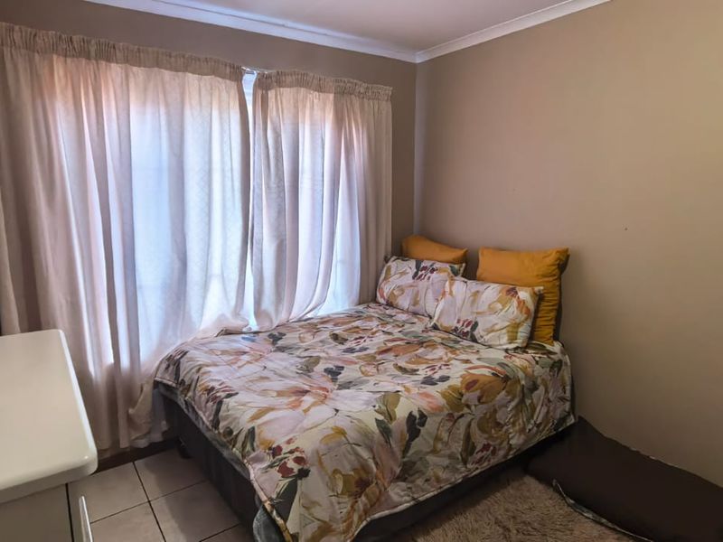 Elegant 4-Bedroom Family Home for Sale in The Quails Estate, Noordwyk, Midrand - Photo 7