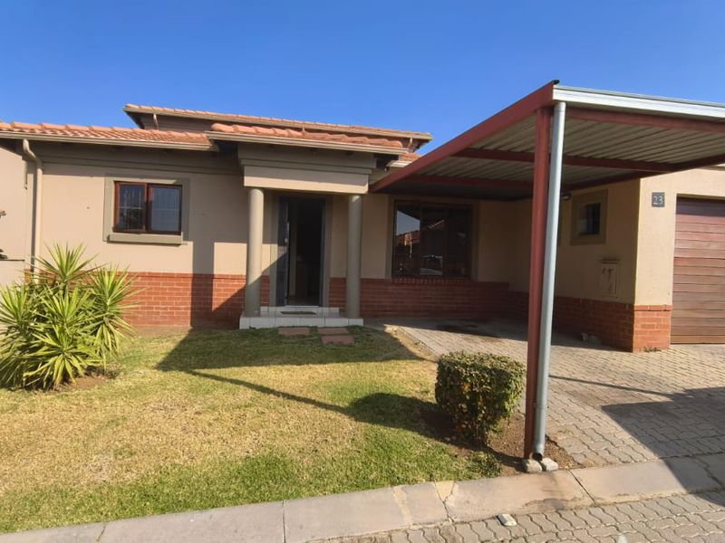 Elegant 4-Bedroom Family Home for Sale in The Quails Estate, Noordwyk, Midrand - Photo 1