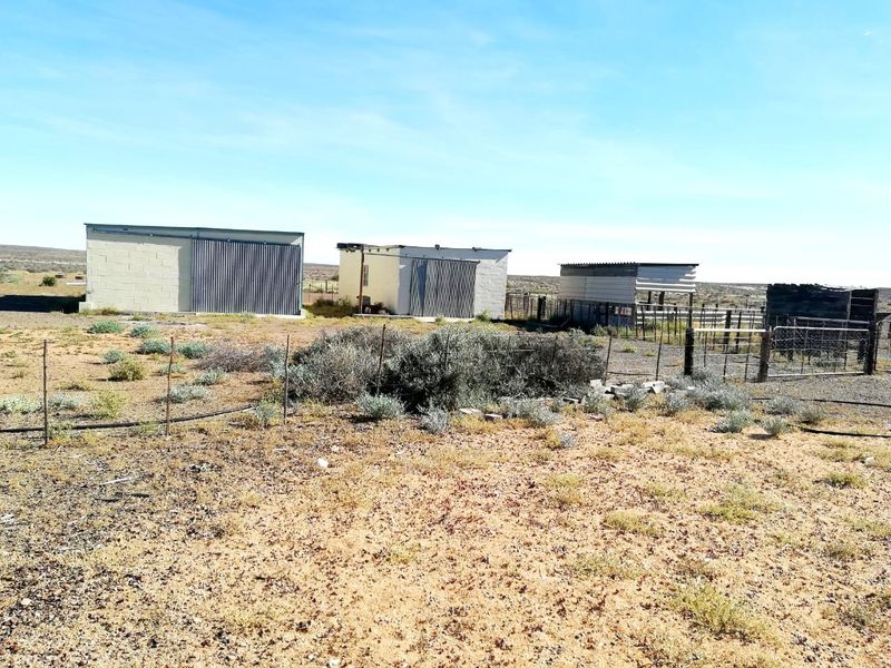 Well-Maintained Farm near Loeriesfontein  in the Beautiful Boesmanland - Photo 3