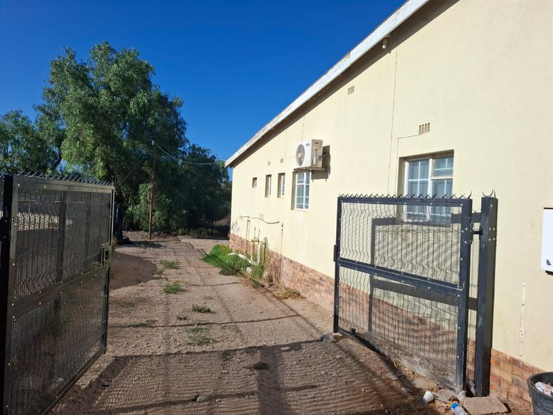 Property for Sale in Vanrhynsdorp - GOOD RENTAL INCOME - Photo 1