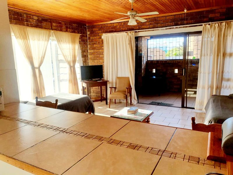 Block of Flats for Sale in Lambertsbaai - Photo 4
